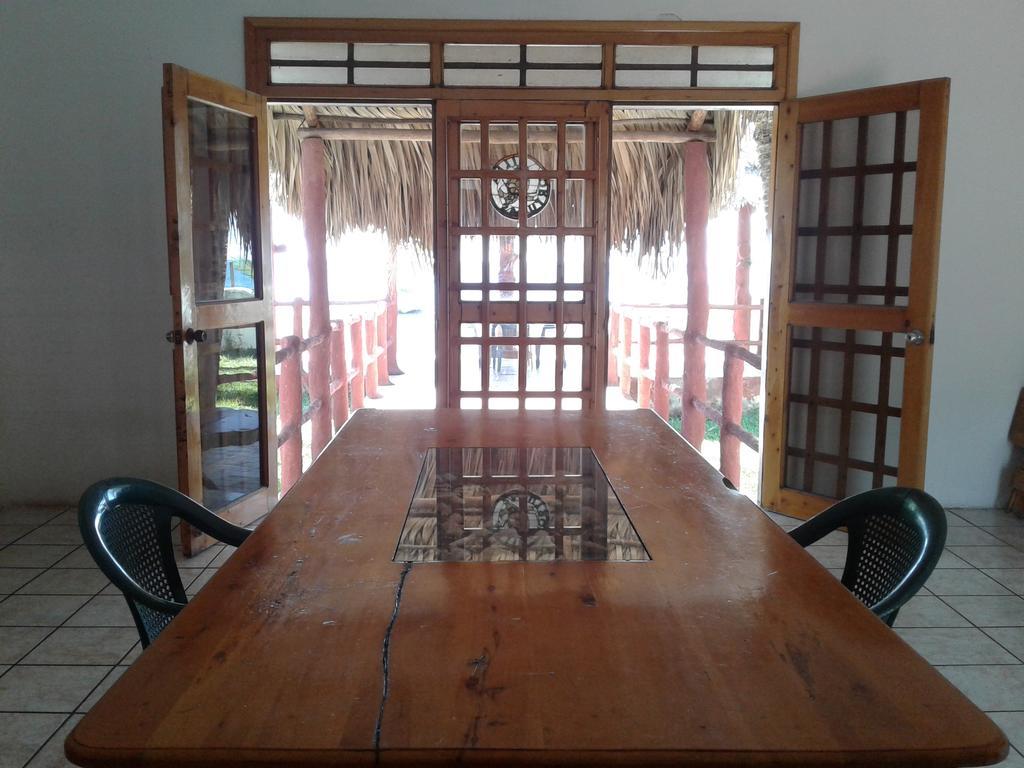 Villa Tortugas Monterrico Eksteriør billede